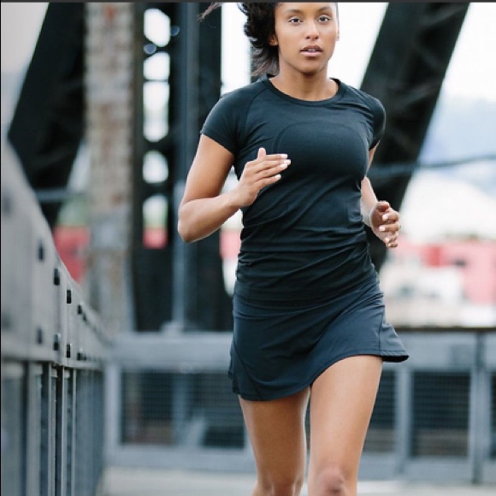 Lululemon Swiftly Tech Short Sleeve Crew
Black / Black